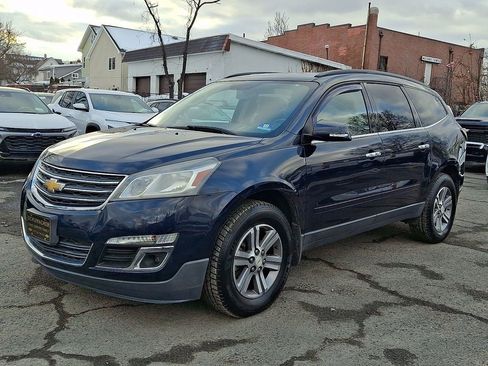 Used 2016 Chevrolet Traverse LT image 4