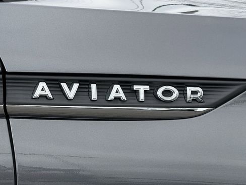 Used 2021 Lincoln Aviator Reserve w/ Equipment Group 202A image 47