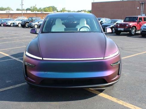 Used 2026 Tesla Model Y AWD image 3