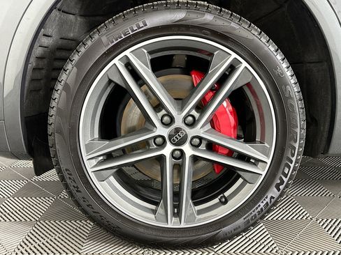 Used 2024 Audi Q5 e Premium Plus w/ Premium Plus Package image 36