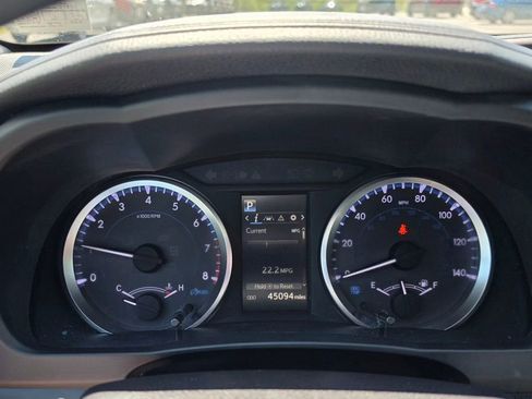 Used 2019 Toyota Highlander LE AWD/4WD image 16