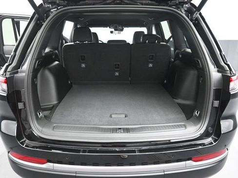 New 2026 Jeep Grand Cherokee Limited RWD image 19