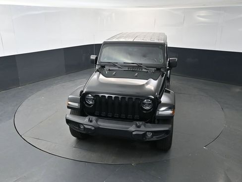 Used 2022 Jeep Wrangler Unlimited Sahara AWD/4WD image 29