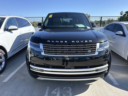 Used 2025 Land Rover Range Rover Autobiography AWD/4WD image 1
