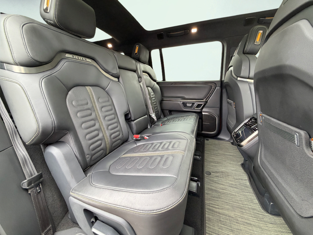 Used 2022 Rivian R1S Launch Edition Quad AWD/4WD image 48