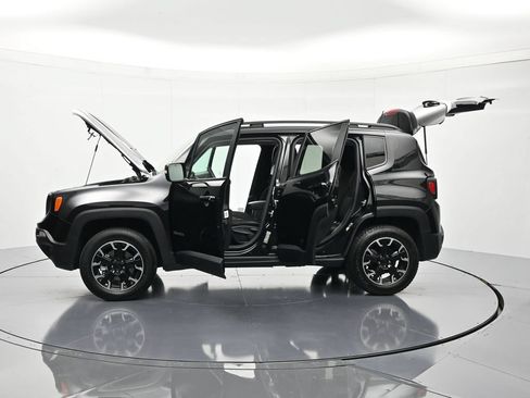 Used 2023 Jeep Renegade Latitude AWD/4WD image 46