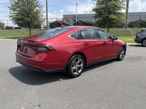 Used 2024 Honda Accord EX image 9