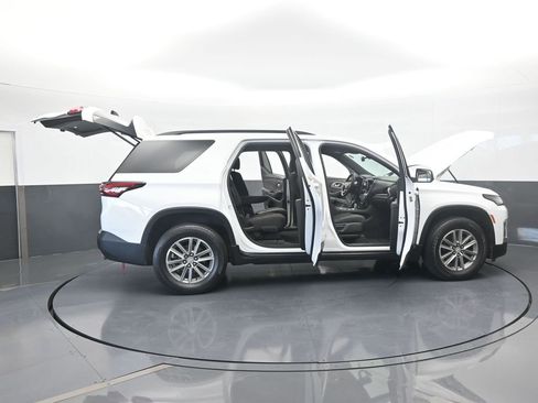 Used 2023 Chevrolet Traverse LT image 76