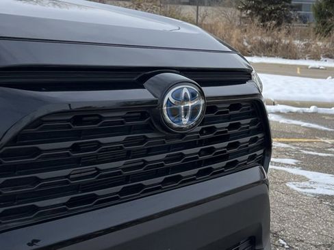 Used 2020 Toyota RAV4 XLE image 10