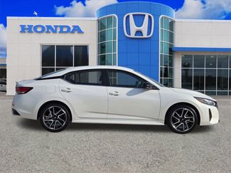 Used 2024 Nissan Sentra SR video 2