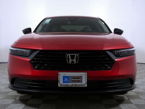 Certified 2025 Honda Accord SE image 5