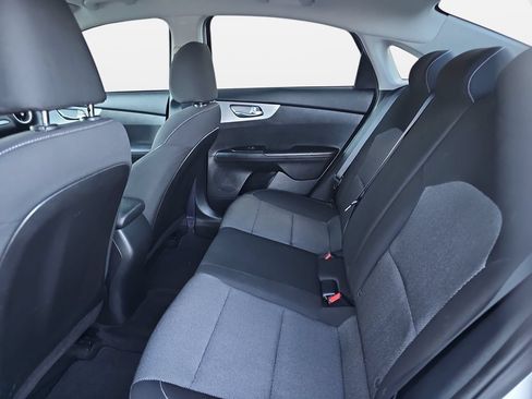 Used 2022 Kia Forte LXS w/ LXS Technology Package FWD image 19