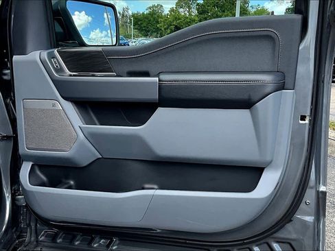 Used 2025 Ford F150 Lariat AWD/4WD image 46