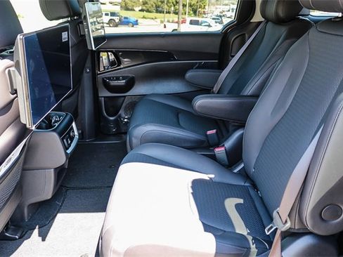 New 2025 Kia Carnival SX Prestige image 21