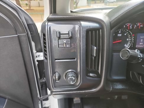 Used 2019 Chevrolet Silverado 2500 W/T w/ WT Convenience Package RWD image 17
