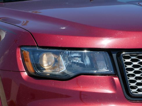 Used 2019 Jeep Grand Cherokee Altitude AWD/4WD image 16