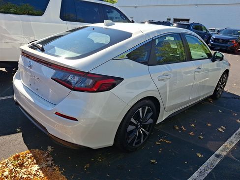Used 2024 Honda Civic EX-L image 5