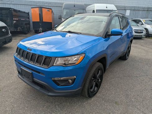 Used 2019 Jeep Compass Latitude AWD/4WD image 3