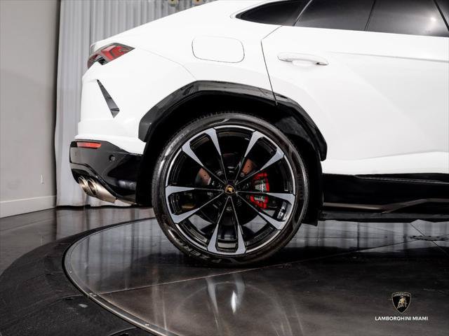 Used 2022 Lamborghini Urus AWD/4WD image 16