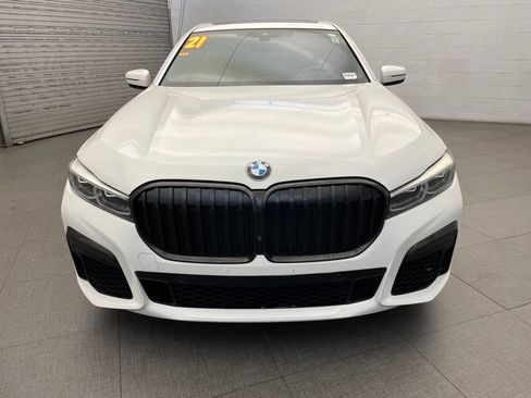Used 2021 BMW 740i w/ M Sport Package RWD image 6