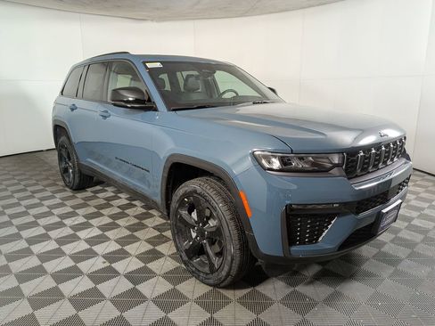 New 2026 Jeep Grand Cherokee Limited w/ Limited Altitude Package AWD/4WD image 5