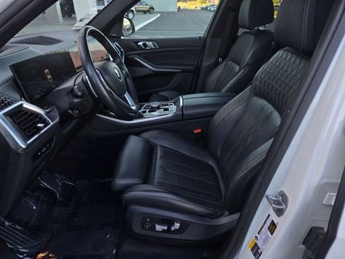 Used 2025 BMW X5 xDrive50e AWD/4WD image 17