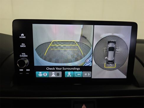 Certified 2025 Honda Pilot Black Edition image 14