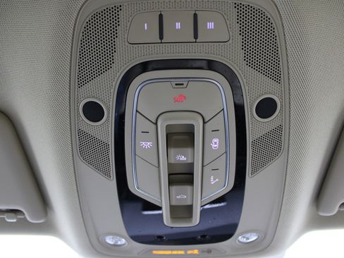 Used 2018 Audi Q5 2.0T Premium Plus w/ Premium Plus Package image 22