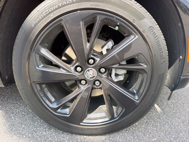 Used 2023 Buick Envision Essence w/ Sport Touring Package FWD image 5