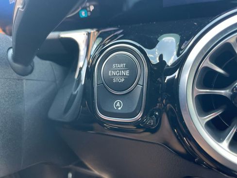 Used 2025 Mercedes-Benz GLA 250 image 21