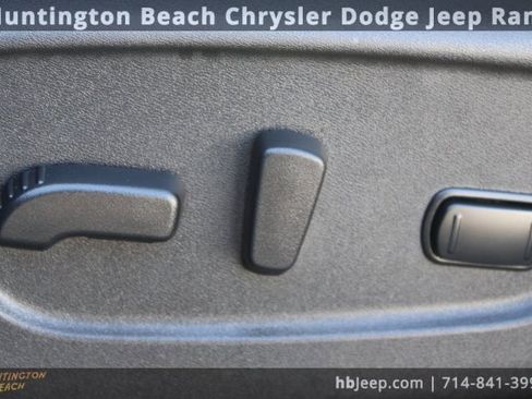 Used 2019 Nissan Rogue Sport SL w/ Premium Package image 32