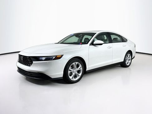 Used 2026 Honda Accord LX image 4