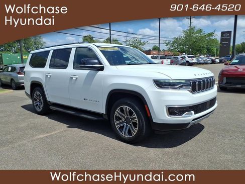 Used 2024 Jeep Wagoneer L Series II RWD image 7