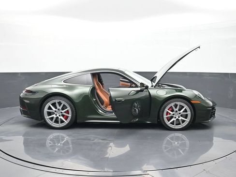 Certified 2026 Porsche 911 Carrera 4S AWD/4WD image 32