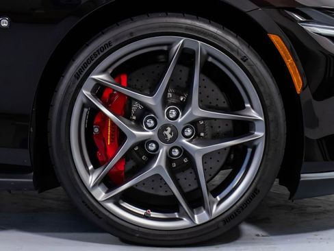 Certified 2025 Ferrari Roma Spider RWD image 63