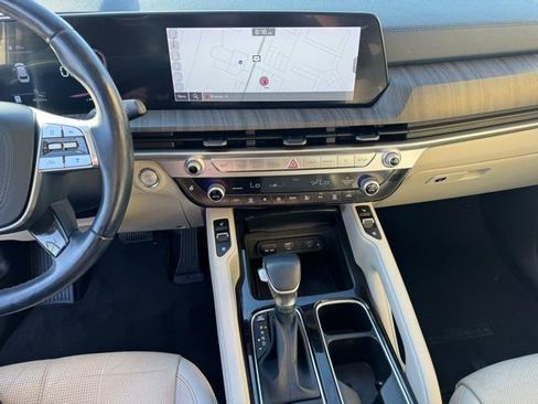 Used 2023 Kia Telluride EX w/ EX Captain's Chair Package image 25