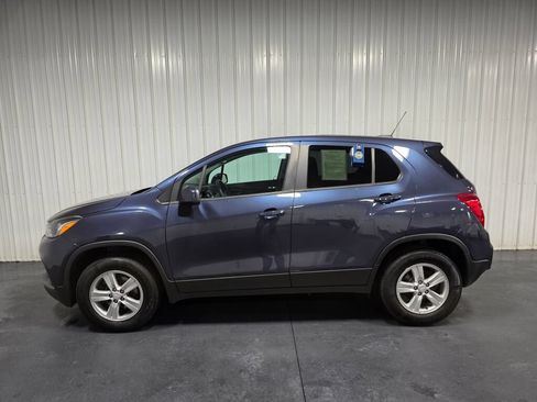 Used 2019 Chevrolet Trax LS w/ Tint and Cruise Package AWD/4WD image 4