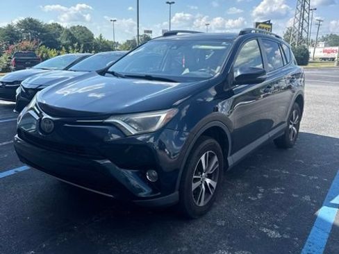 Used 2018 Toyota RAV4 XLE AWD/4WD image 1