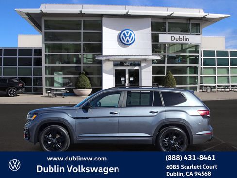 Certified 2023 Volkswagen Atlas SEL R-Line image 7