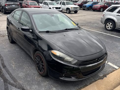 Used 2016 Dodge Dart SXT w/ Rallye Appearance Group FWD image 2