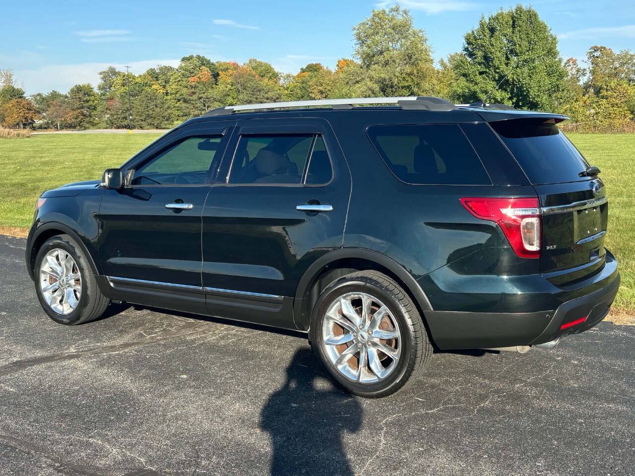 Used 2014 Ford Explorer XLT w/ Equipment Group 201A FWD image 4