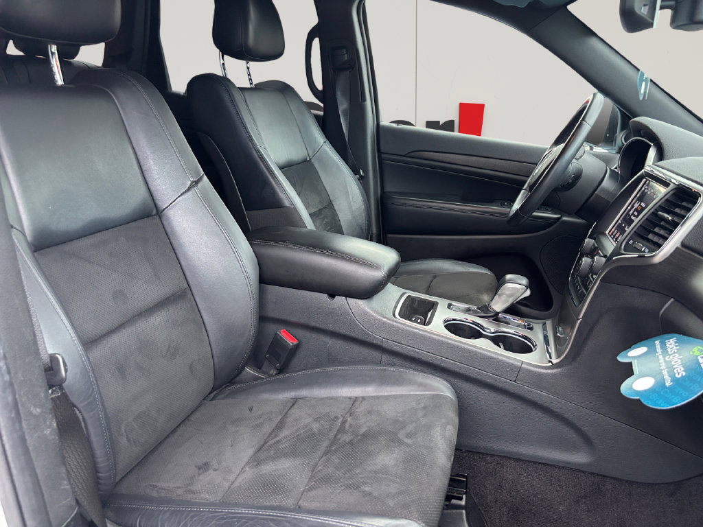 Used 2018 Jeep Grand Cherokee Laredo RWD image 16