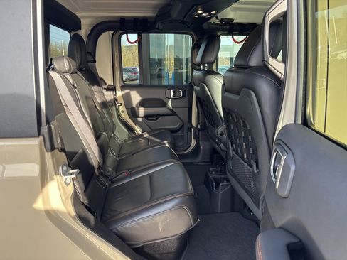 Used 2022 Jeep Gladiator Mojave w/ Trailer Tow Package image 16