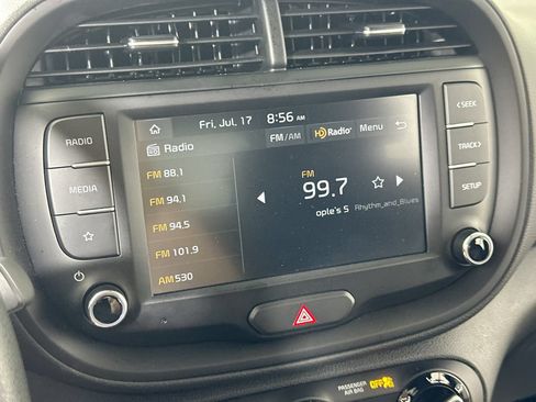 Used 2025 Kia Soul LX w/ LX Technology Package FWD image 27