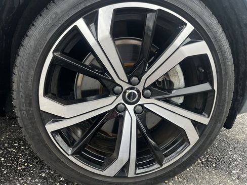 Certified 2022 Volvo XC60 B6 R-Design w/ Advanced Package image 15