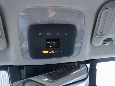 Used 2023 Toyota Prius XLE FWD image 28