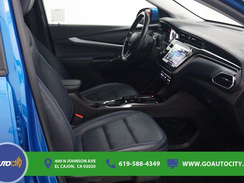 Used 2022 Chevrolet Bolt EUV Premier w/ Sun & Sound Package FWD image 8