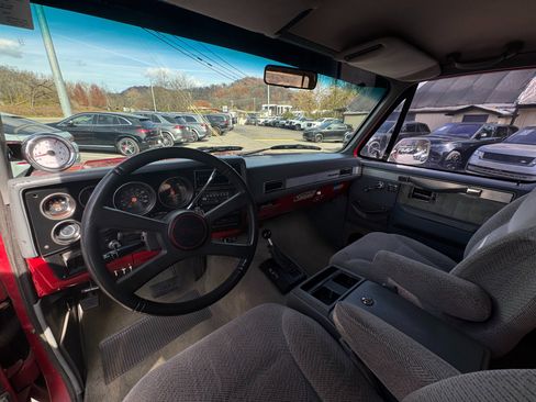 Used 1989 GMC Jimmy 4WD image 12