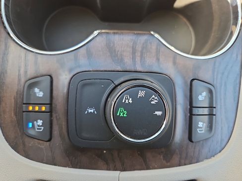 Used 2020 GMC Acadia Denali w/ Denali Ultimate Package image 16