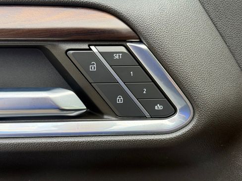 Used 2023 GMC Sierra 1500 SLT w/ SLT Convenience Package image 11